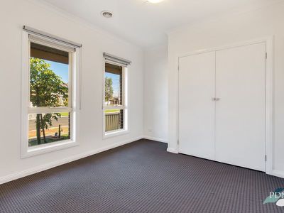 2 / 55 Walls Road, Werribee
