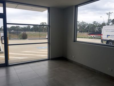 2 / 76 Riverside Avenue, Werribee