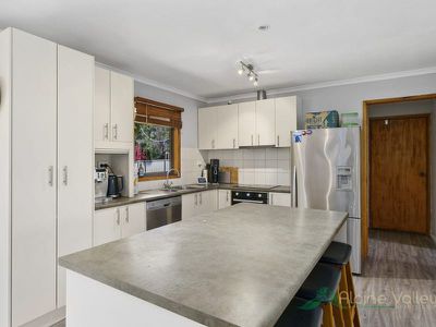 29 Simmonds Creek Road, Tawonga South
