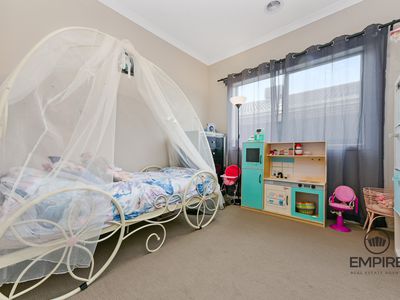28 Yellowstone Avenue, Clyde