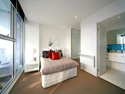 200 Toorak Road, South Yarra