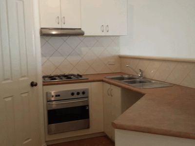 8 / 10 Great Eastern Highway, Somerville