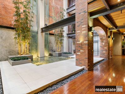 4 / 82 King Street, Perth