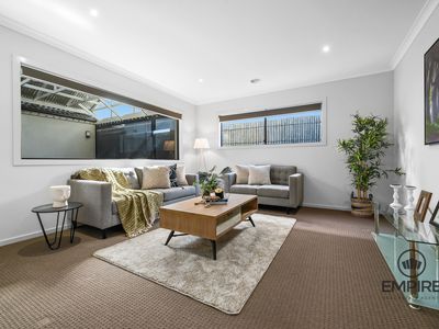 31 Como Parade, Clyde North