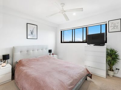 509 / 9 Hooker Boulevard, Broadbeach Waters