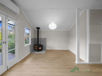 9 Freeburgh Avenue, Mount Beauty