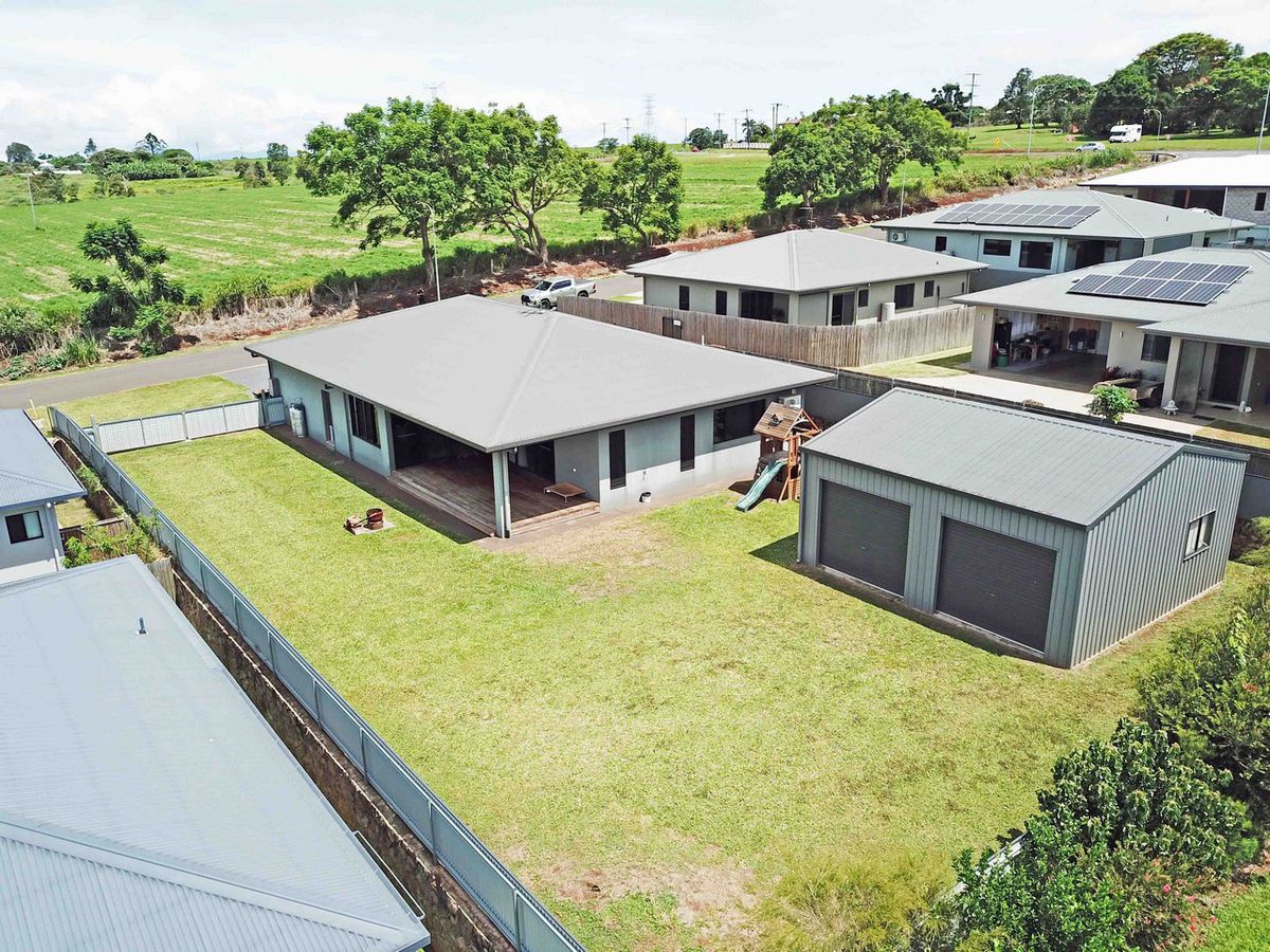 30 Gargan Lane, Atherton
