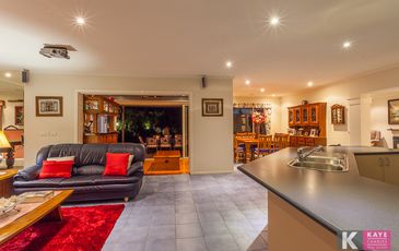 13 Castle Court, Beaconsfield