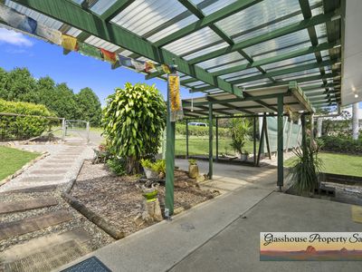 24 Barrs Road, Glass House Mountains