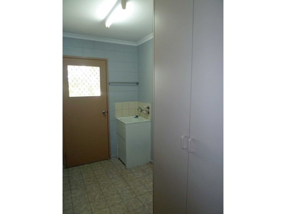 27 Goldview Street, Atherton