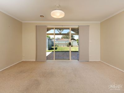 4 FERN AVENUE, Wodonga