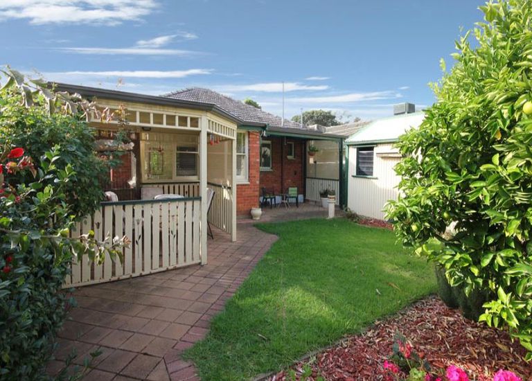 60 Tutt Avenue, Kingswood