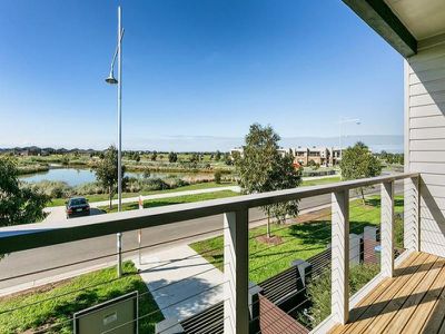 354 Boardwalk Boulevard, Point Cook