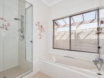 5 Lakeside Road, Churchlands