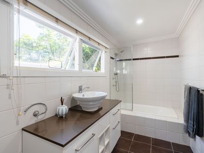 10 Brooke Avenue, Southport