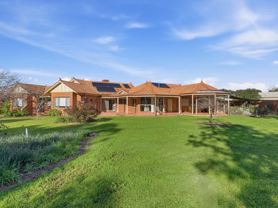 19 Huntingdale Place, Waldara