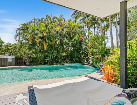 Old Tewantin Tropical Oasis      *** UNFURNISHED *** image 14