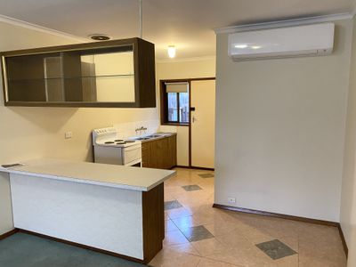 2 / 51 Morris Road, Hoppers Crossing