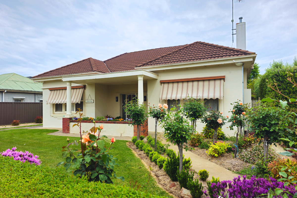 16 Saunders Street, Kyabram