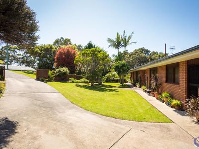 25 Hillcrest Avenue, North Narooma