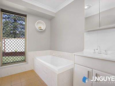 42 Tumburamba Crescent, Heckenberg
