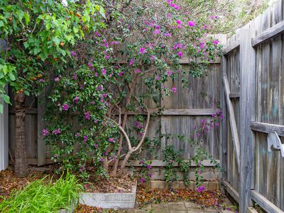 2 Beech Court, South Lake