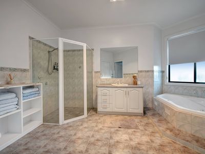 7 Bridges Drive, Southend