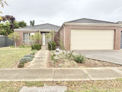 10 Maclarens Close, Manor Lakes