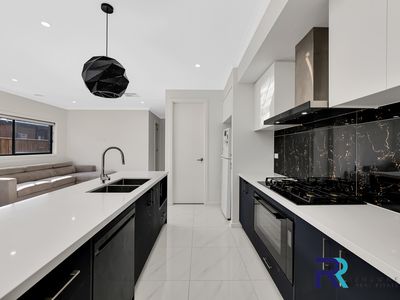 10 Breezy Circuit, Werribee