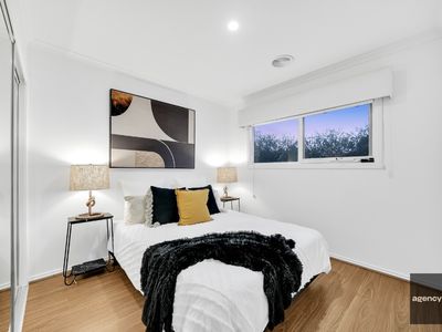 32 Grand Canal Boulevard, Sanctuary Lakes