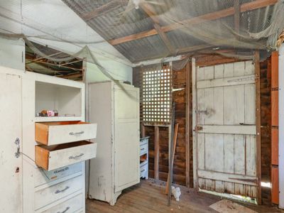 281 Creek Street, Berserker