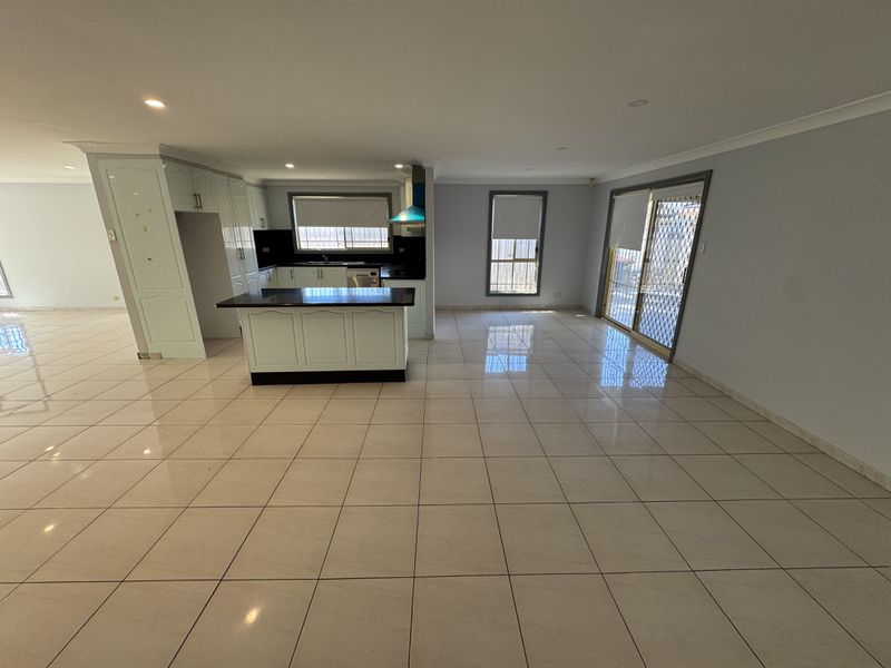 2 Nymboida Avenue, Hoxton Park