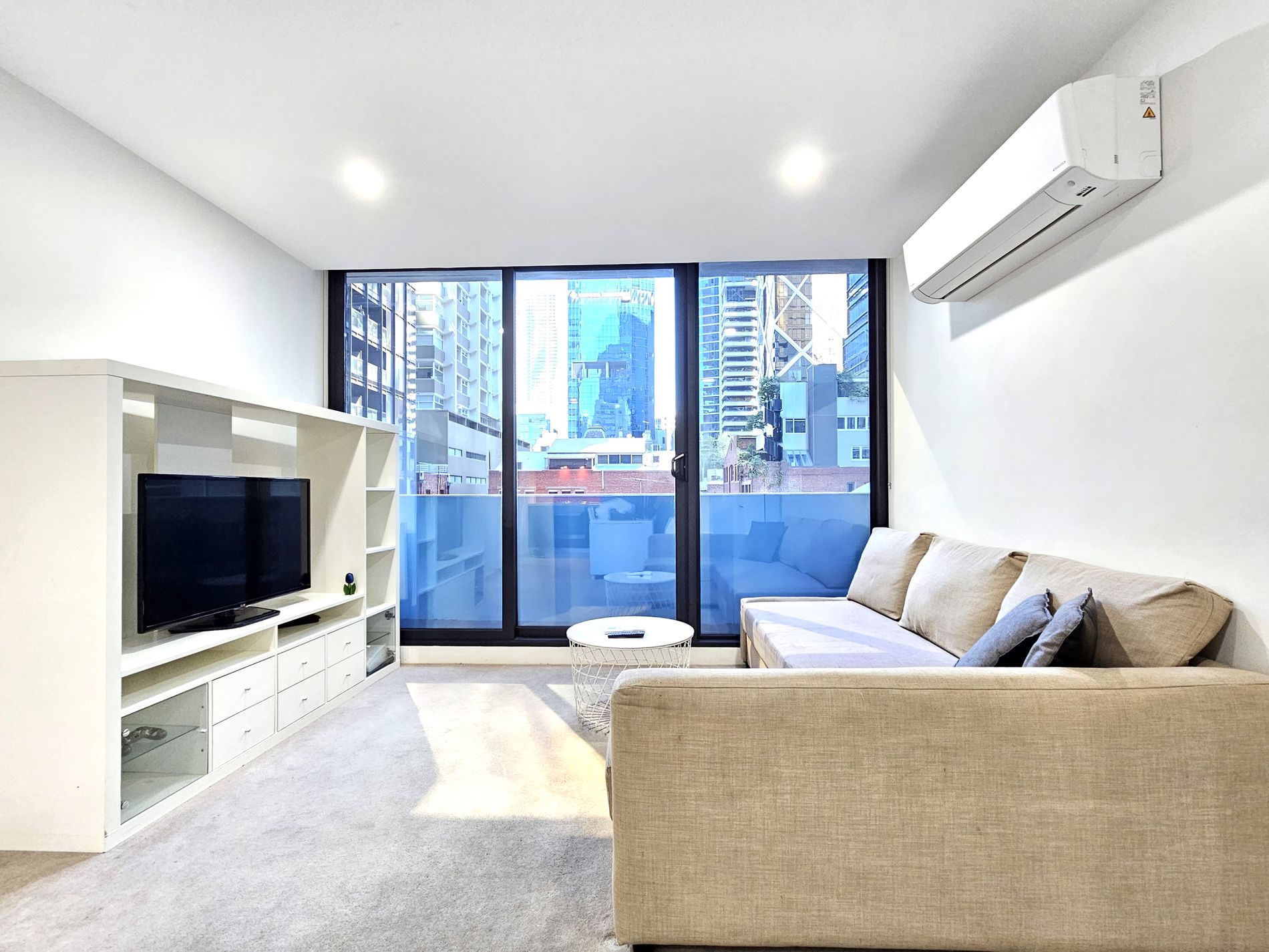 307 / 8 Sutherland Street, Melbourne