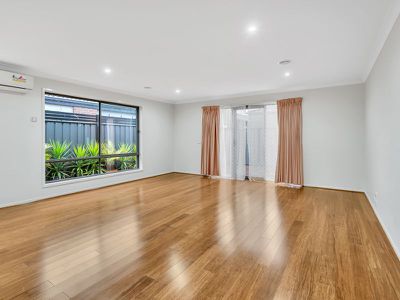 7 Dellinea Street, Cranbourne North
