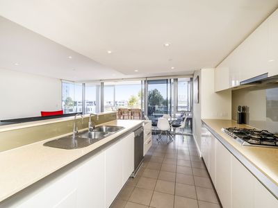 307 / 30 The Circus, Burswood