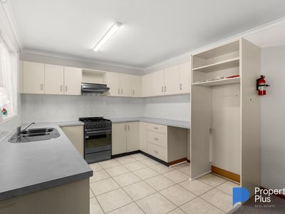 25 Deakin Drive, Flora Hill