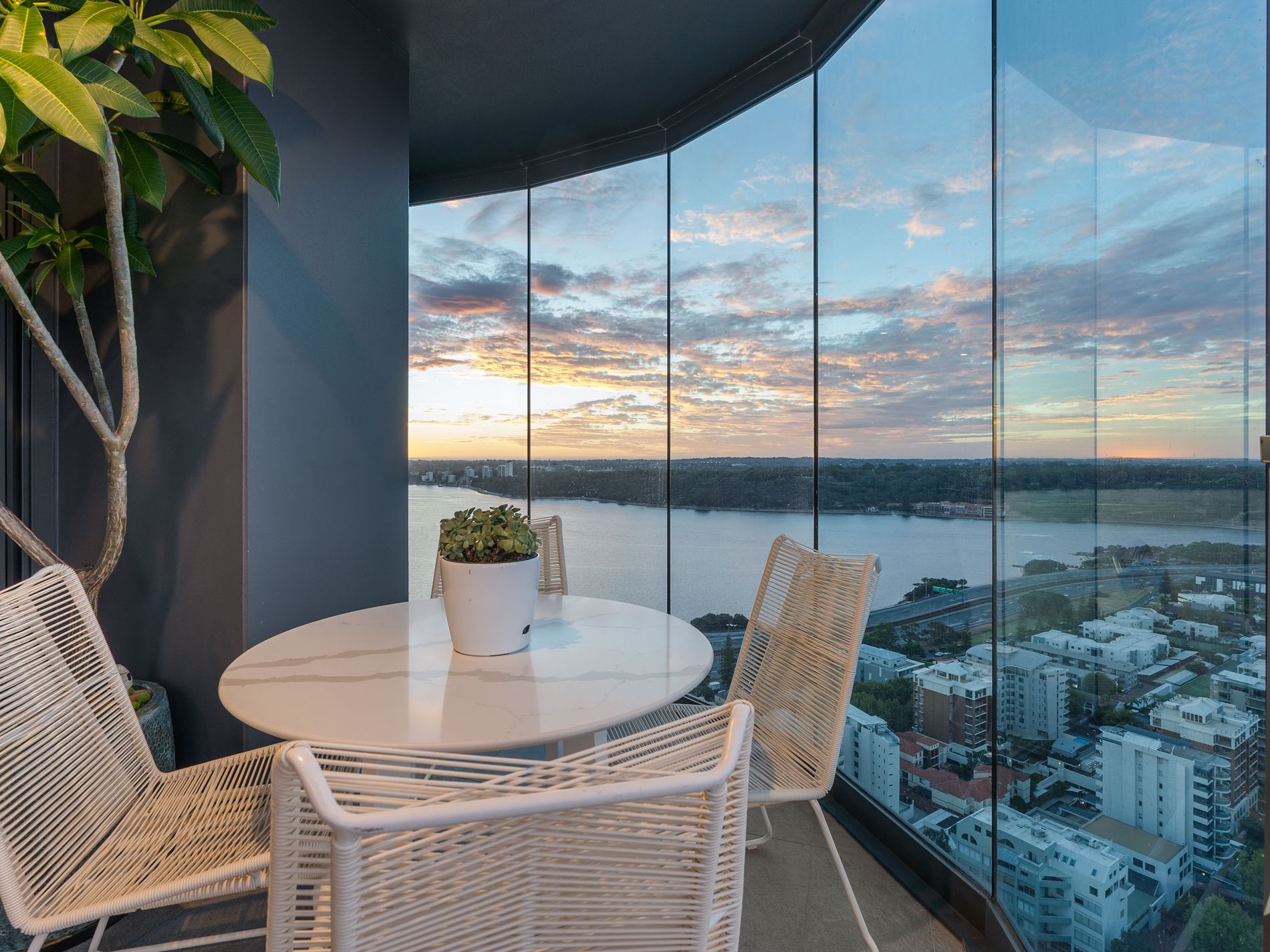 3303 / 99 Mill Point Road, South Perth