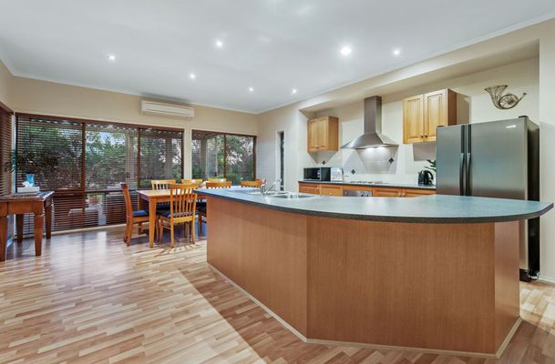 13 The Ridge, Oaklands Junction