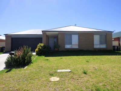 4 Little Road, Griffith