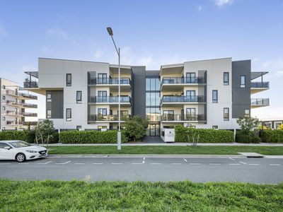 19 / 200 John Gorton Drive, Coombs