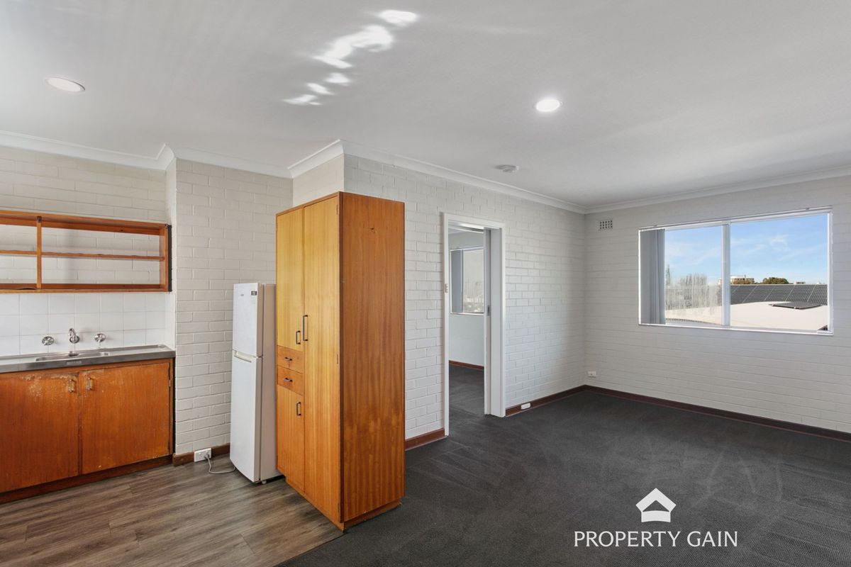 10 / 82 Broadway, Crawley