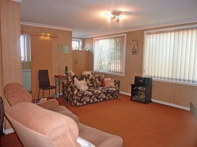 210 Moorefields Rd, Beverly Hills