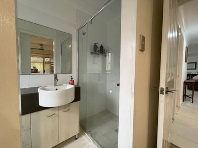 8 Earls Court, Point Vernon