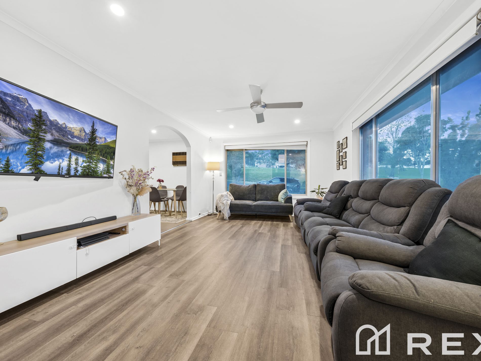 164 James Cook Drive, Endeavour Hills