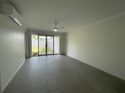 1 / 10 Newbury Street, Pimpama