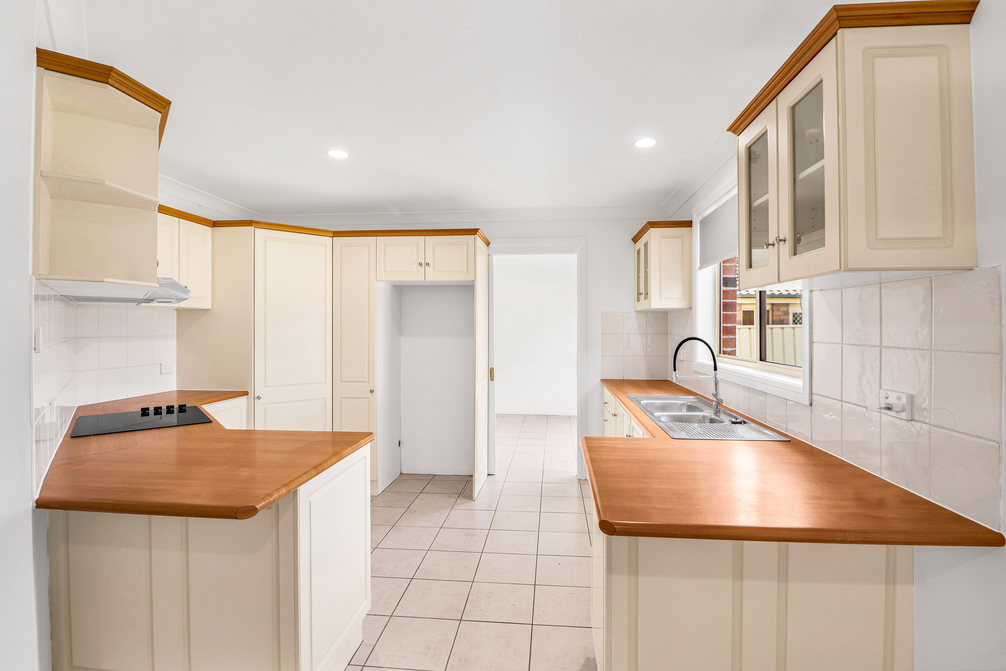 37 Bundeluk Crescent, GLENMORE PARK