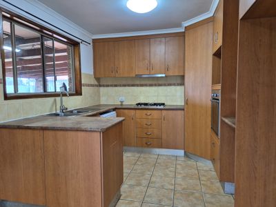 14 Schapers Road, Glenella