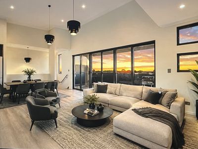 10 SHORE LANE, Port Kennedy