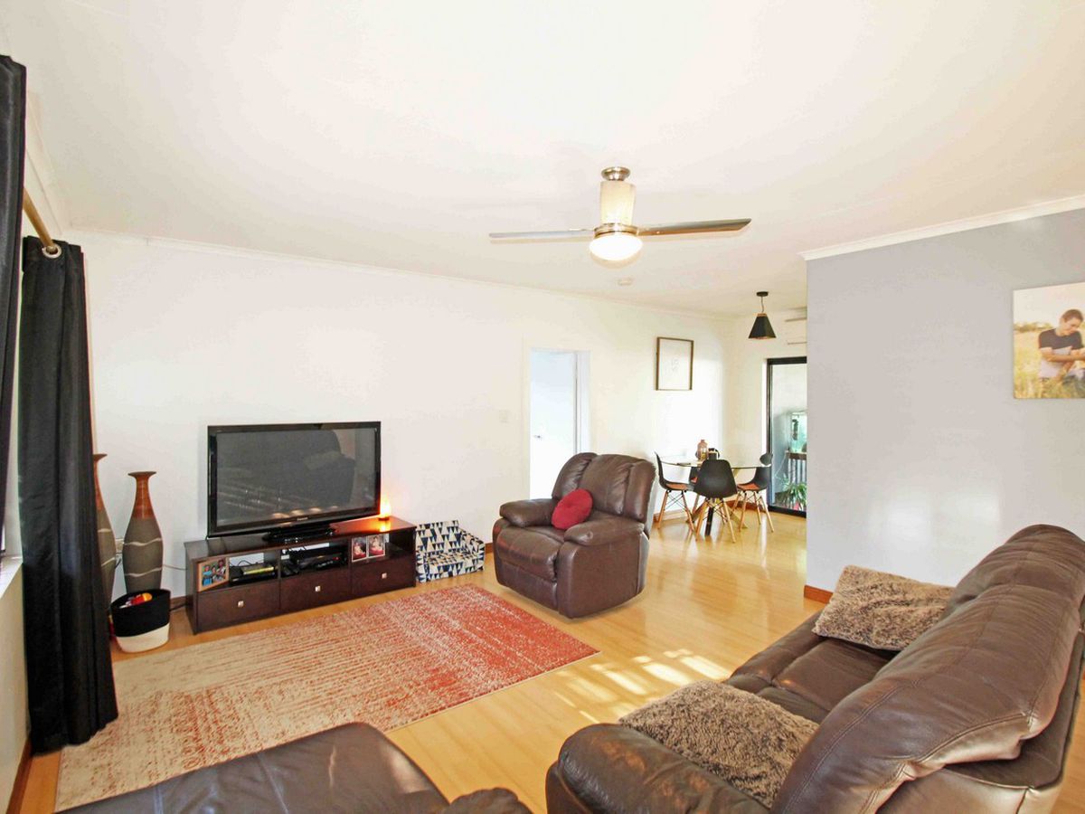 4 MARTIN STREET, Tolga