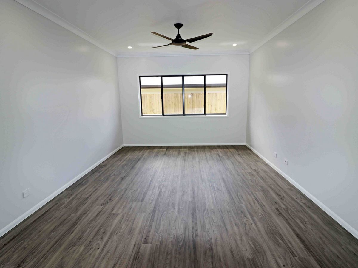 1 / 4 Canopus Circ, Atherton